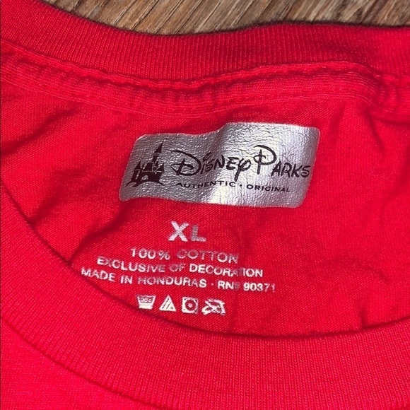 Disney Parks official T-shirt from Walt Disney World Resort Art of Animation - Picture 3 of 4